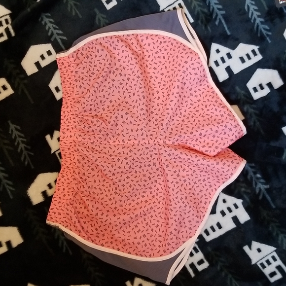 Girls Nike Shorts XL Peach & Gray Athletic Summer or Loungewear - Picture 2 of 8